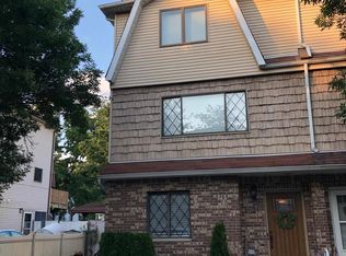 21 Crest Loop, Staten Island, NY 10312
