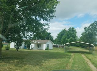 689 S Edmondson Rd, Gentry, AR 72734