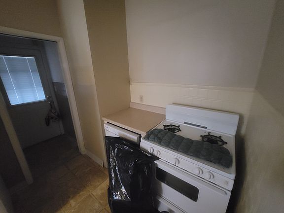 3rd image of 2280 Woodworth St