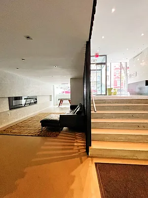 Rented by R New York | media 18