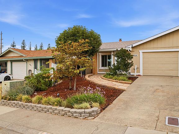 4th image of 506 Hyacinth Ct #A