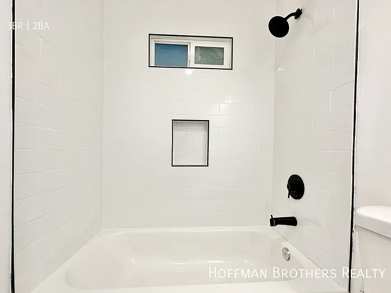 330 N Spaulding Ave — Photo 17