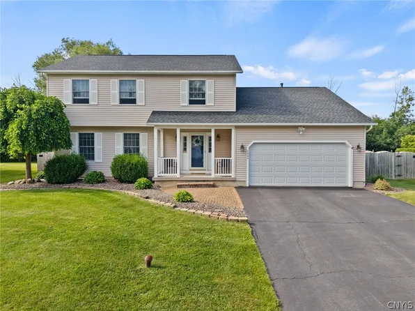 7404 Bay Chapel Cir, Liverpool, NY 13088