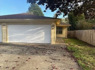 822 Ransom Ave #B, Brookings, OR 97415