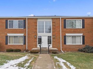 670 E Fox Hills Dr #109, Bloomfield Hills, MI 48304
