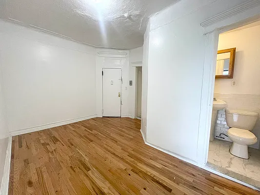 Rented by Pear NYC LLC | media 21