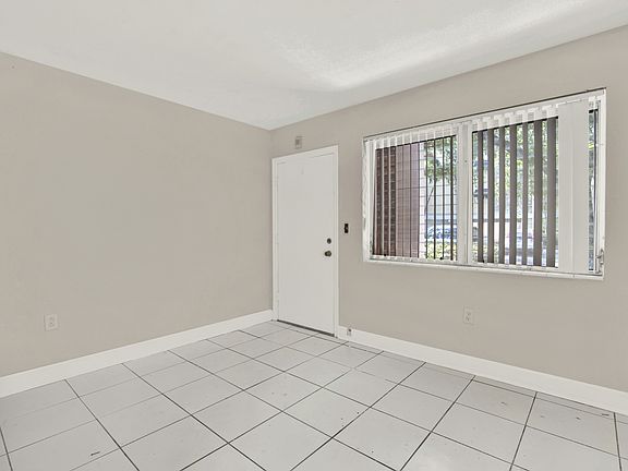 4th image of 426 Santander Ave #4