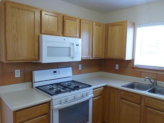 5th image of 10639 Stanley Dr NW