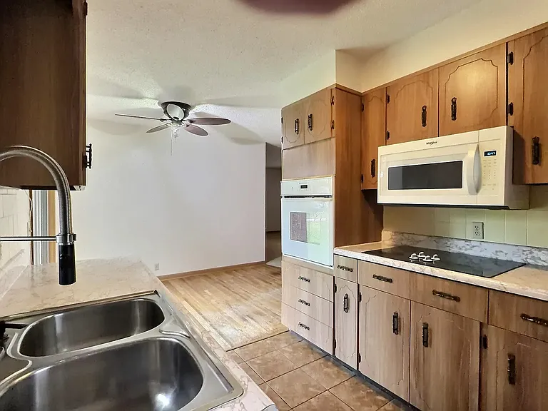 2048 S Ridgewood Dr — Photo 5
