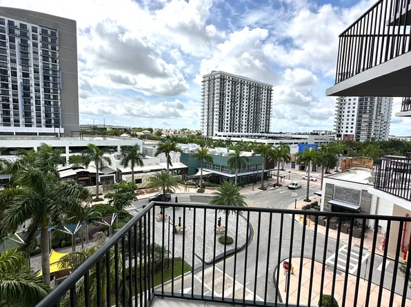 5252 NW 85th Ave #1, Doral, FL 33166