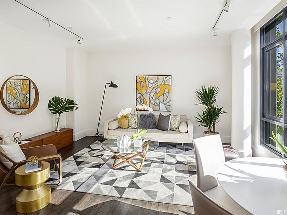 4th image of 818 Van Ness Ave #206