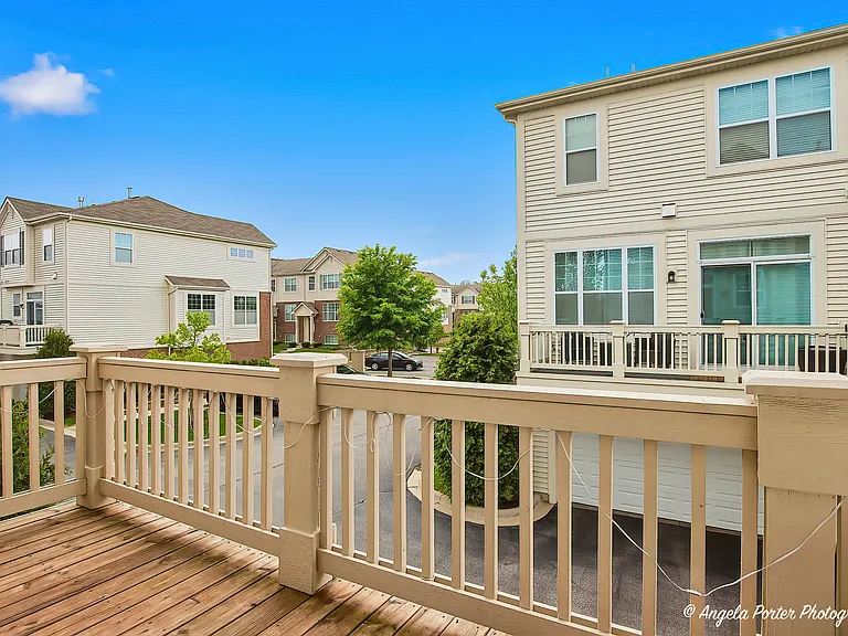 101 Lexington Ln — Photo 17