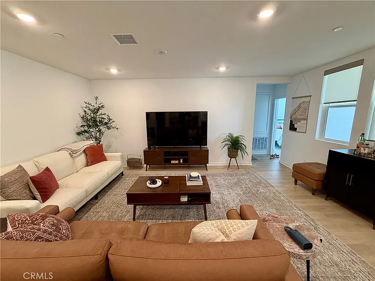 960 N Tangent Privado #205 — Photo 4