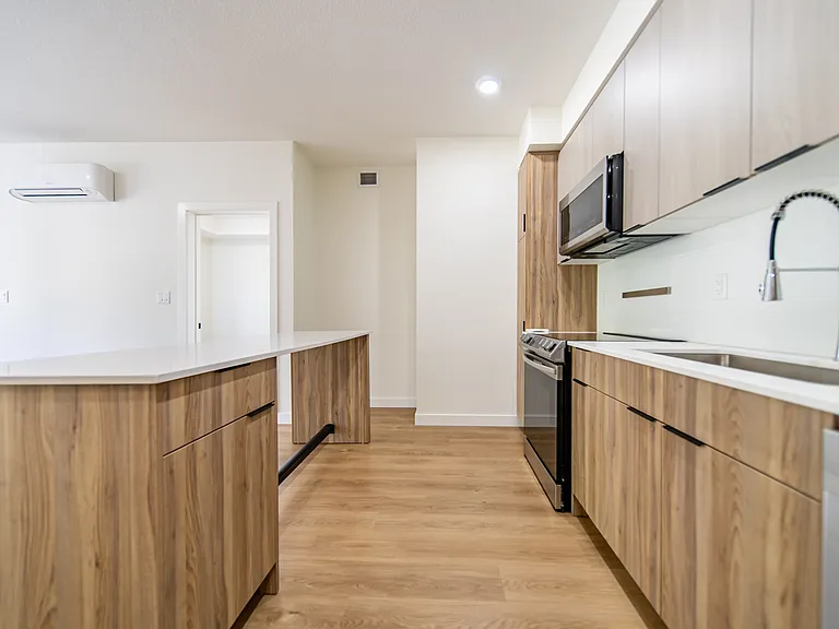 320 19th Ave SW — Photo 89