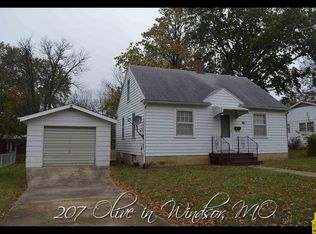 207 Olive St, Windsor, MO 65360