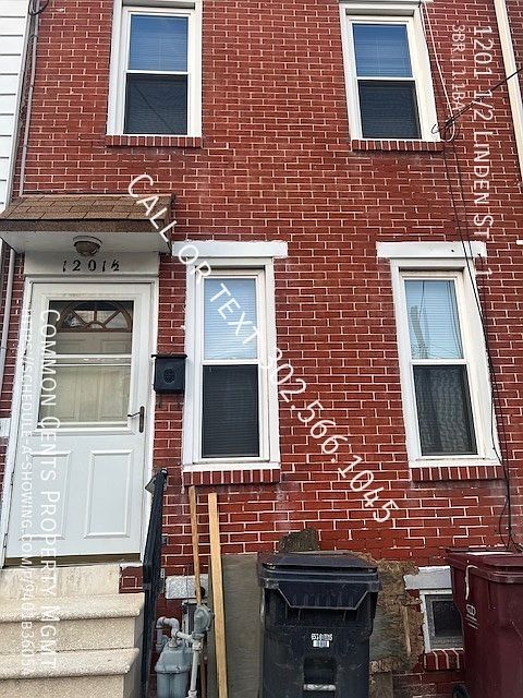 1st image of 1201 1/2 Linden St #1