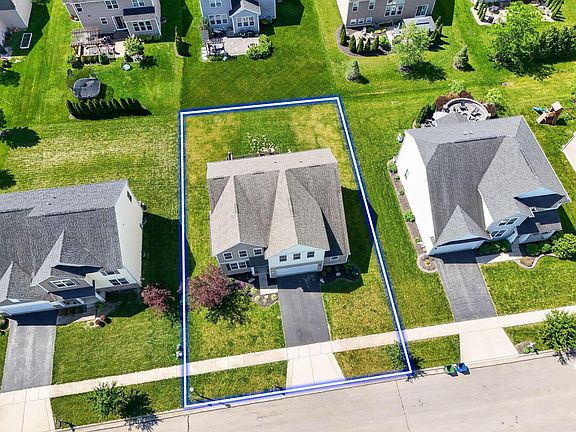3rd image of 816 Arabian Cir