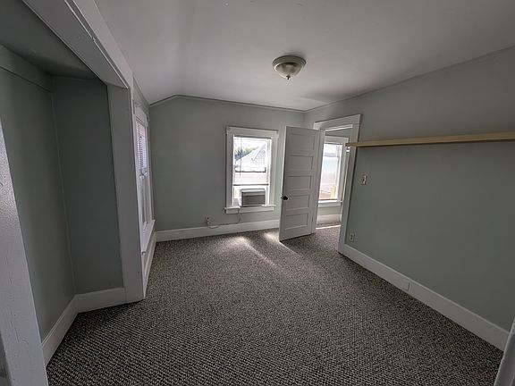 5th image of 831 21st St #2