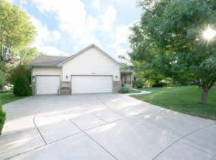 12223 E Laguna Ct, Wichita, KS 67207