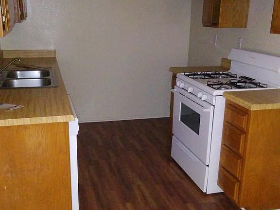 3rd image of 756 Corvette Dr APT B