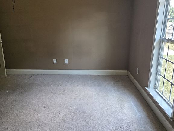 3rd image of 32 Lee Road 530