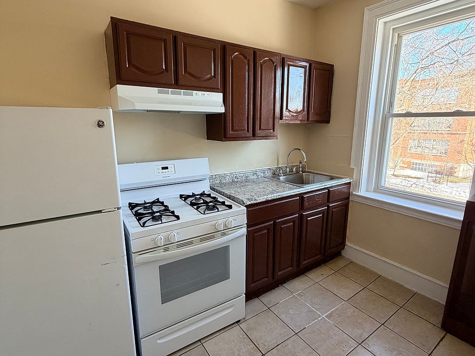 1st image of 285 Edgewood Ave APT C2