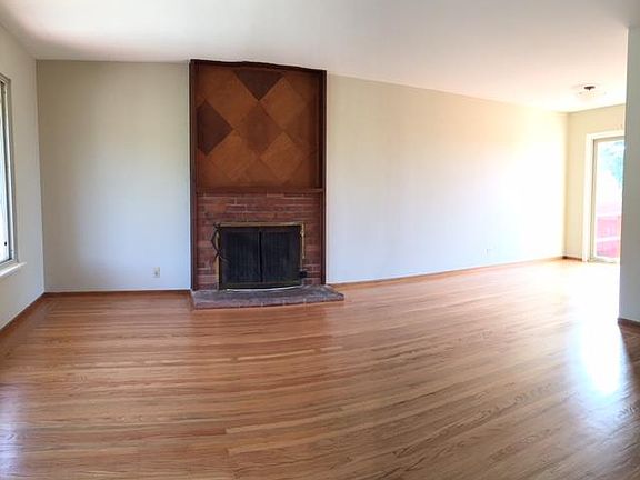 2nd image of 836 Burns Ct