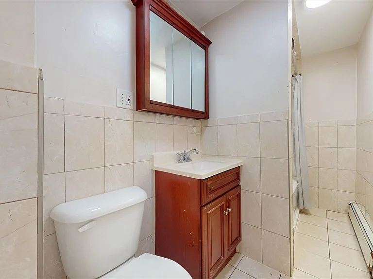 19 Nightingale St #3 — Photo 11