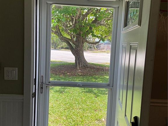 5th image of 385 E Hunter Street