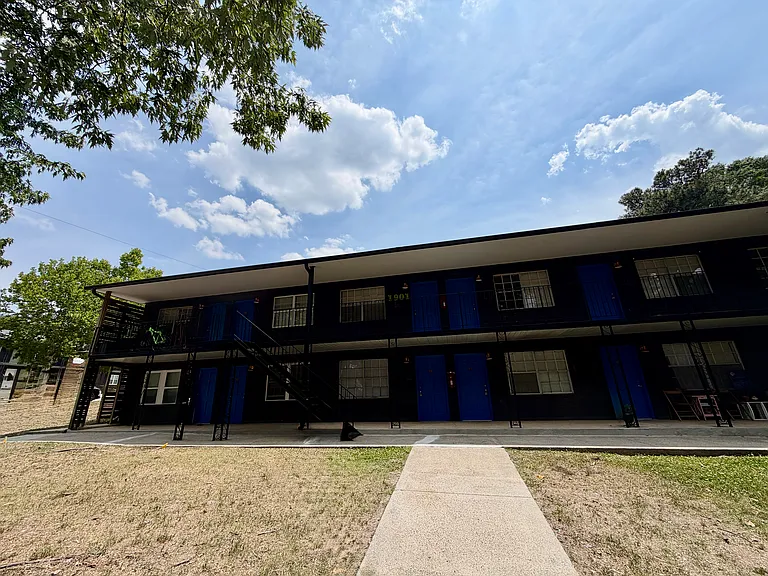 1901 Morehead Ave #3 — Photo 12