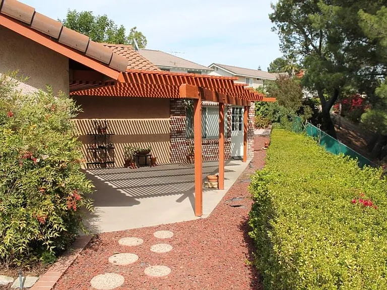 21950 Birds Eye Dr — Photo 3