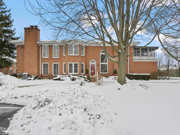 126 Windwood Point, Saint Clair Shores, MI 48080