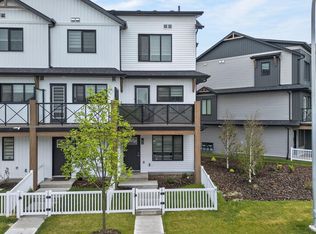 1025 Secord Promenade NW #44, Edmonton, AB T5T4A4