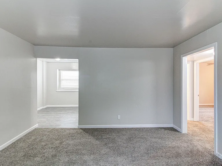Yukon Heights Apartments — Photo 39