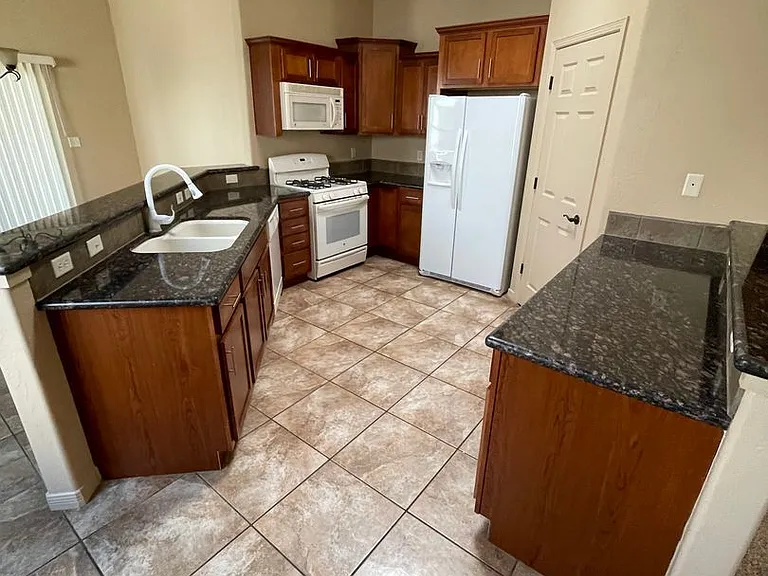 4099 Bella Sierra Ct — Photo 2