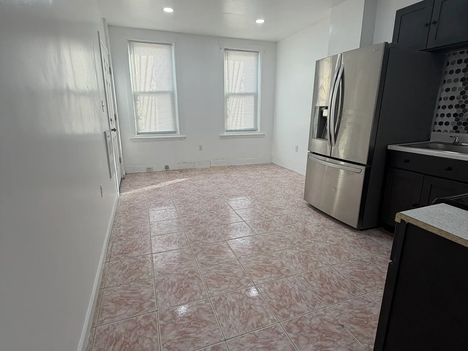 1 bed, 244 sqft, $900 — Photo 1