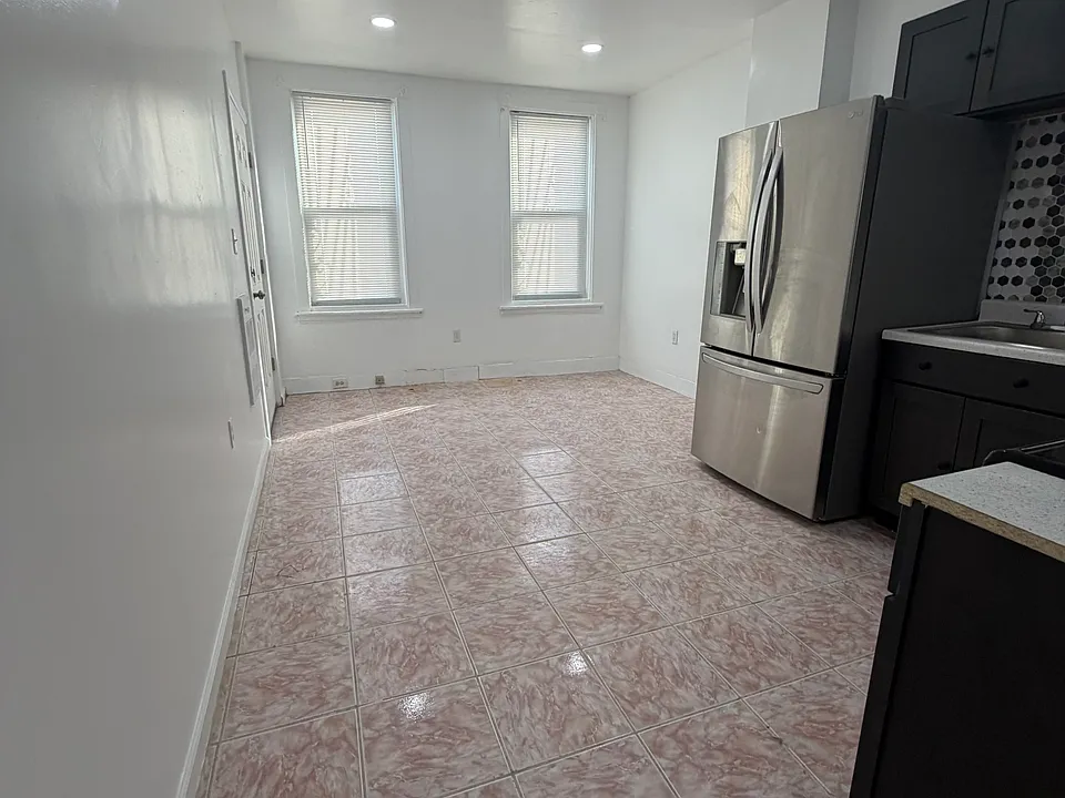 105 W Clearfield St #1
