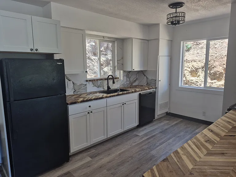 302 Ayba St #1 — Photo 8
