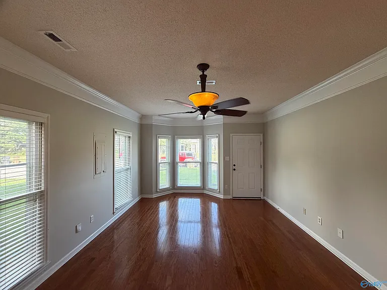 2410 Brookline Ct SW — Photo 7