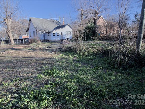 5th image of 303 N Gaston St