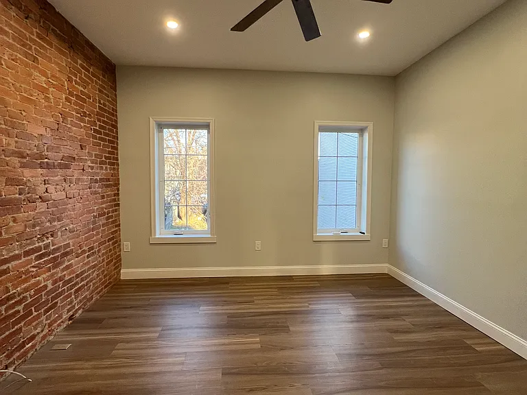 1456 N Myrtlewood St — Photo 12