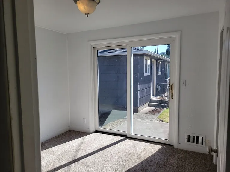 775 Gerth Ave NW — Photo 7