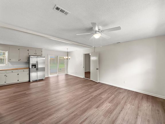 2nd image of 61 King St