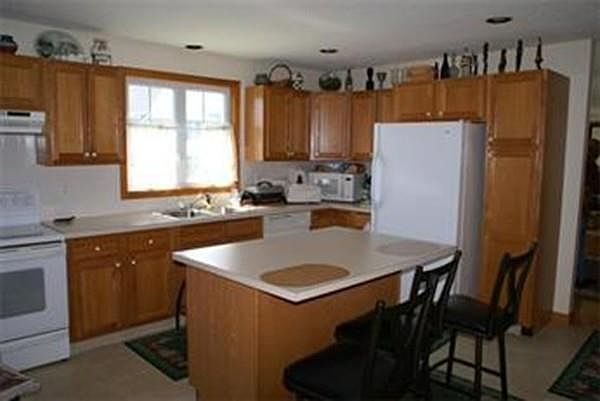 2nd image of 25 Kelton St
