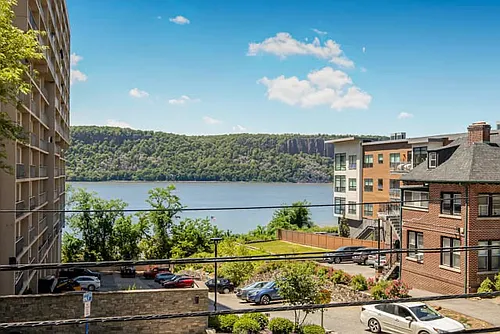 1120 Warburton Ave #1F Photo 1