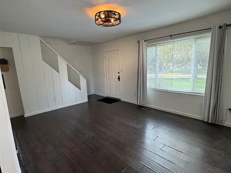 20216 Butternut Ln — Photo 3