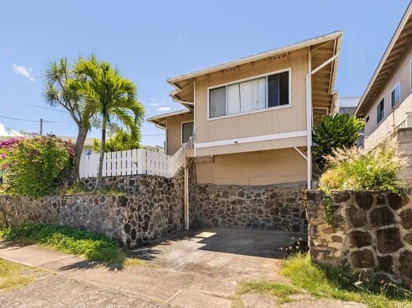 1863 Lusitana St, Honolulu, HI 96813
