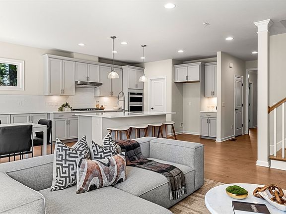 3rd image of 27 Germain Way #4