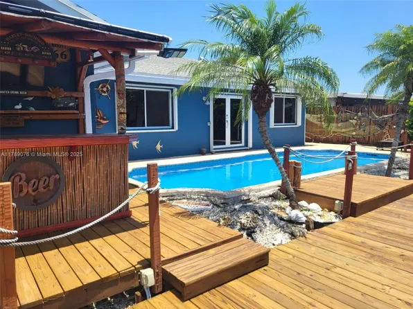 2706 Thomas St, Hollywood, FL 33020