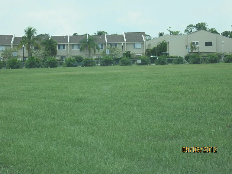 139 Sparrow Dr #3G — Photo 14